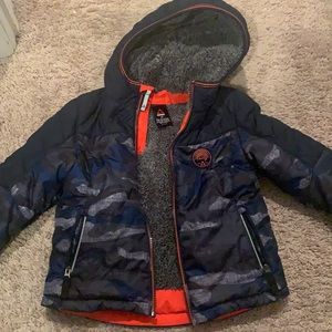 Outdoor jacket for boys size 4T, Blue camo with orange accents. Plush interior